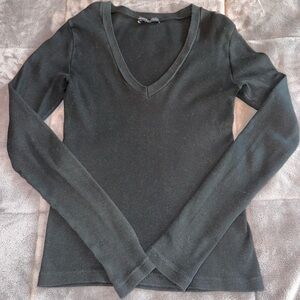Brandy Melville Black V-Neck Long Sleeve Top